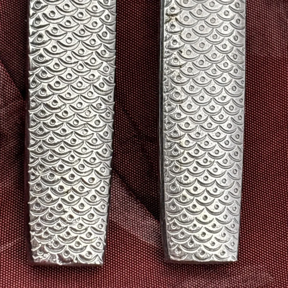 Vintage United Airlines Silverware Fish Scale Flatware Dinner Knives Lot of 2